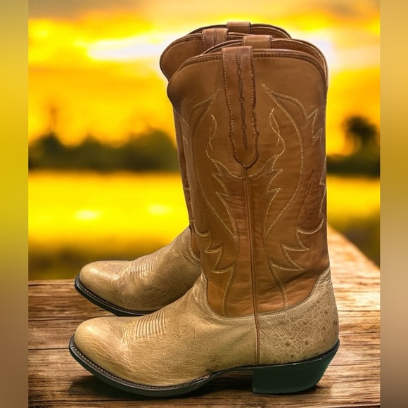Lucchese 4035 tan smooth Ostrich Cowboy Boots Size 9.5D. - Picture 2 of 9